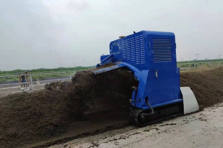 M30A full hydraulic crawler compost machine shipped to Korea