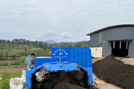 Which kind of organic fertilizer turning machine is easy to use? What should you pay attention to after using it?