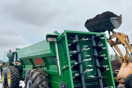 Tractor-Towed Solid Fertilizer Spreader: Core Equipment for Efficient Modern Agricultural Fertilization