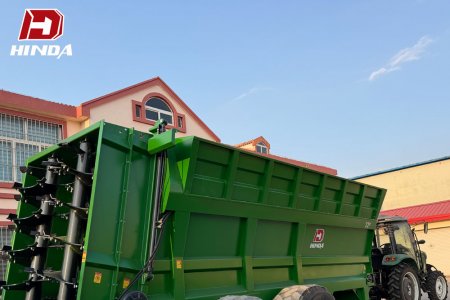 How to Choose a Solid Fertilizer Spreader: Types, Specs & Maintenance